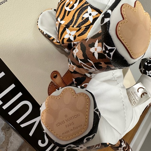 LOUIS VUITTON | DOUDOU TIGER MONOGRAM JUNGLE GEORGE | GI0392 - Picture 3 of 4